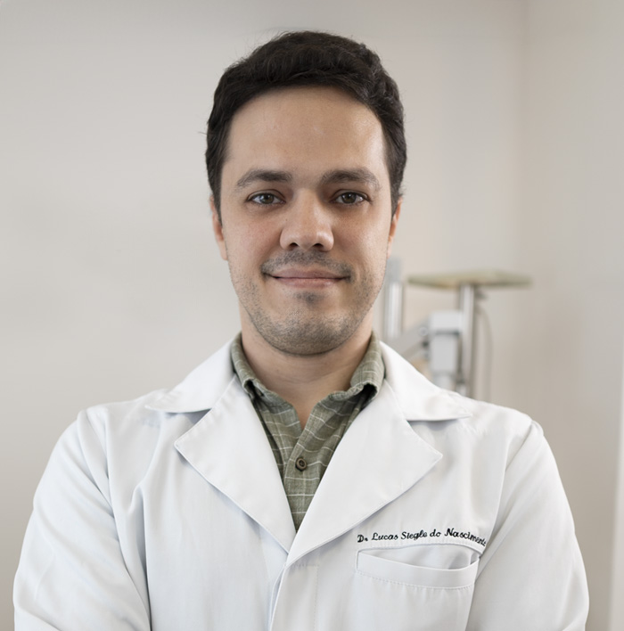 Dr. Lucas Siegle do Nascimento